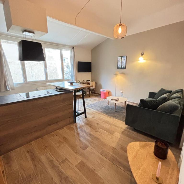 Studio charmant centre historique au calme - Appartement - Vue sur Ville - 2