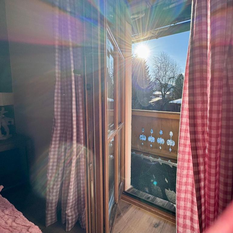 ALPIN CHARME APARTMENTS 3 x Boutique Alpine Living - Apartment mit 1 Schlafzimmer, Balkon und Bergblick - 4