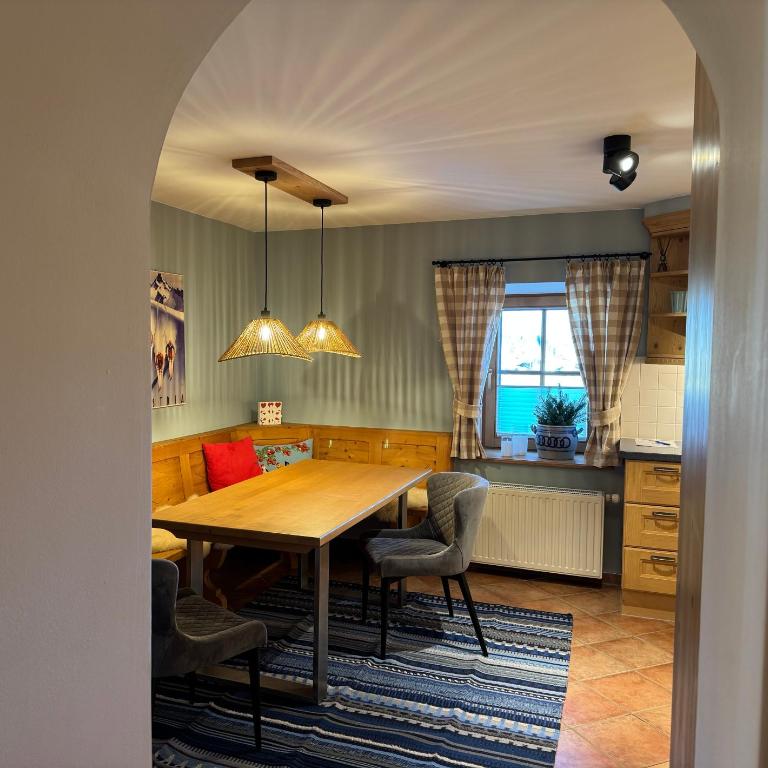 ALPIN CHARME APARTMENTS 3 x Boutique Alpine Living - Apartment mit 1 Schlafzimmer, Balkon und Bergblick - 10