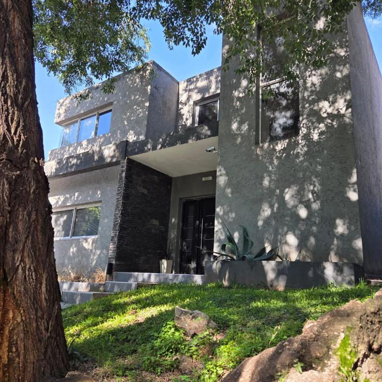 Hermosa casa 351-6 en villa 157 carlos paz 157 - SOLO FAMILIAS - Casa de 3 dormitorios - 2