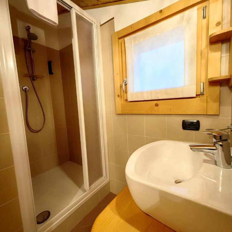 Hotel Ambassador Bormio - Camera Queen con Balcone - 2