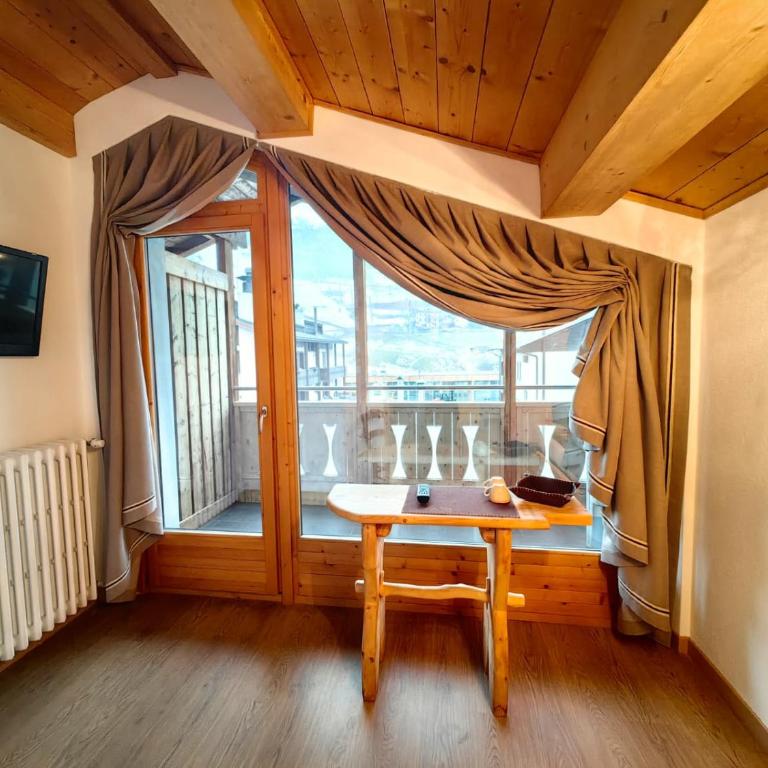 Hotel Ambassador Bormio - Camera King con Balcone - 1