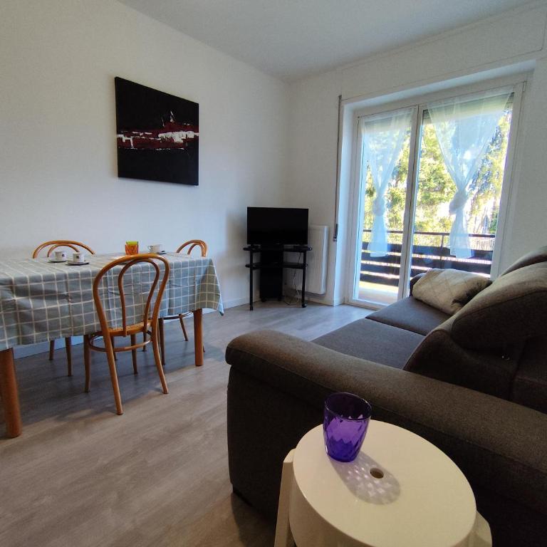 Arona Casa Fiorino - Appartamento con 1 Camera da Letto - 1