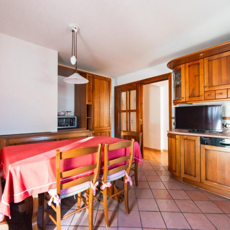 Appartamenti Majon Ladina - Appartamento con 2 Camere da Letto e con Vista Montagna - 3