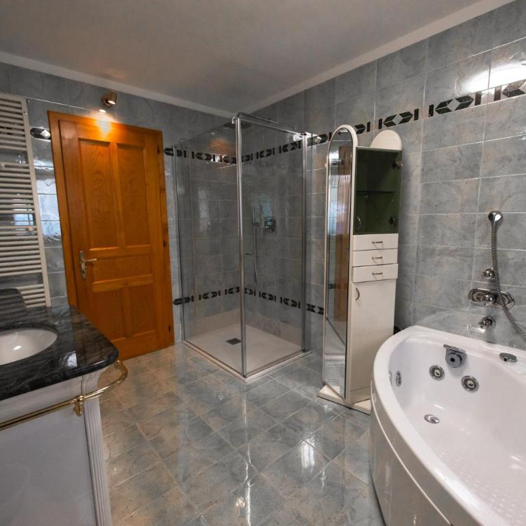Appartamenti Majon Ladina - Appartamento con 2 Camere da Letto e con Vista Montagna - 4