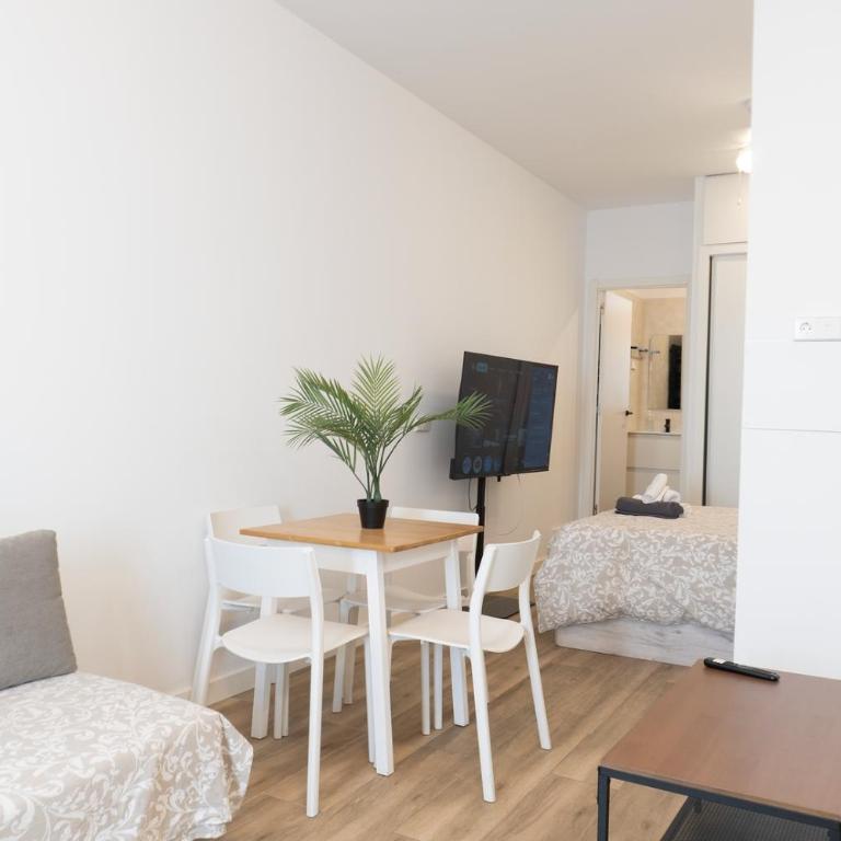 CH Plaza Castilla 1 - Vacation Home - 1