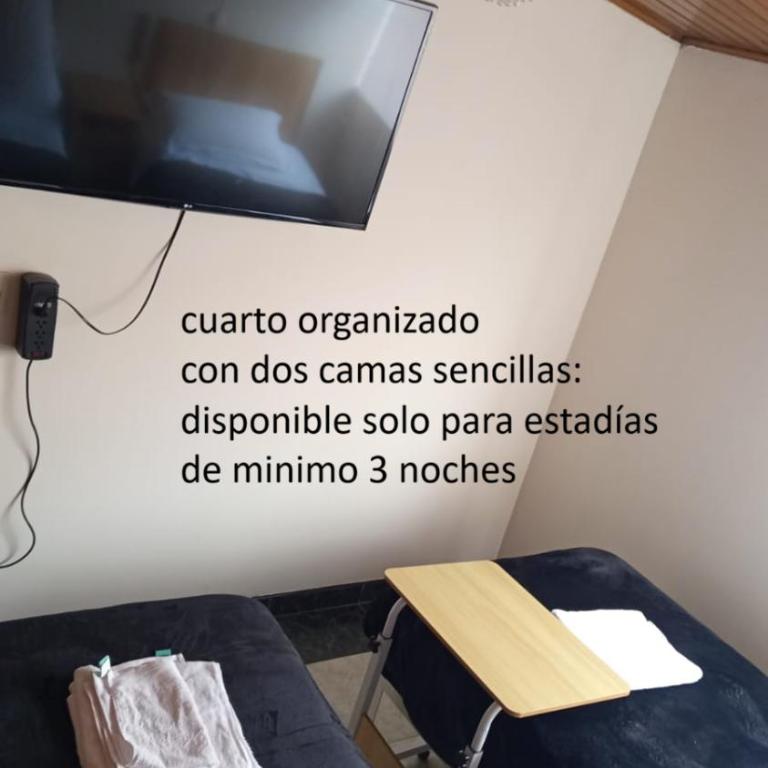 Cuarto con Cama King y Smart TV en apartamento compartido en Tunja - Habitación Doble Grande - 1 o 2 camas - 6
