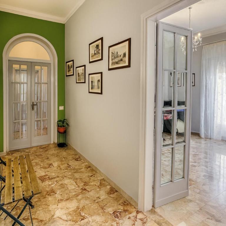 Camera Viola in zona tranquilla - Madame Fannj - Camera Matrimoniale con Bagno Privato - 39