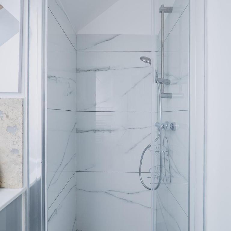 La Lucarne-Wifi-Netflix-Parking - Apartamento de 1 dormitorio - 14