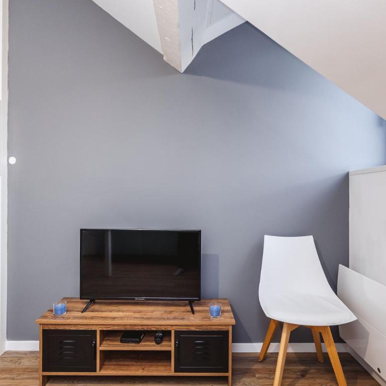 La Lucarne-Wifi-Netflix-Parking - Apartamento de 1 dormitorio - 8