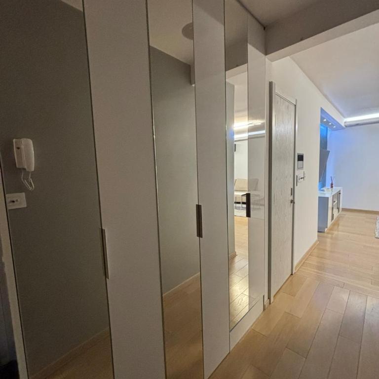 Vist Sava Center Residence - Two-Bedroom Apartment with Terrace - 11
