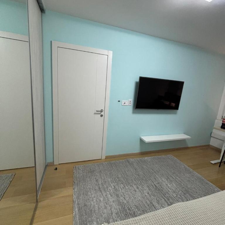 Vist Sava Center Residence - Two-Bedroom Apartment with Terrace - 10