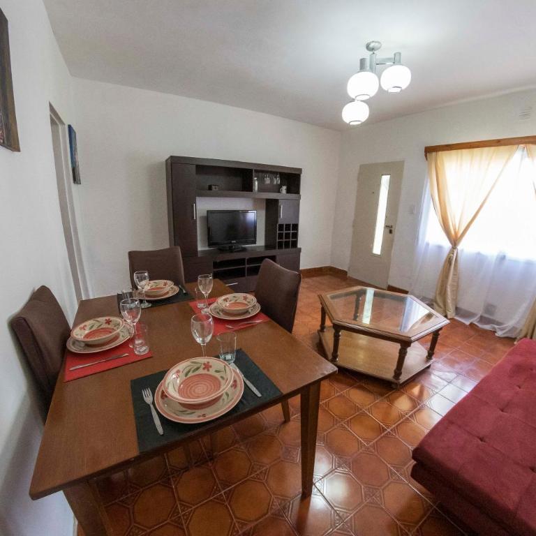 Casa cerca del centro luminosa y tranquila con patio - Apartamento de 2 dormitorios - 1