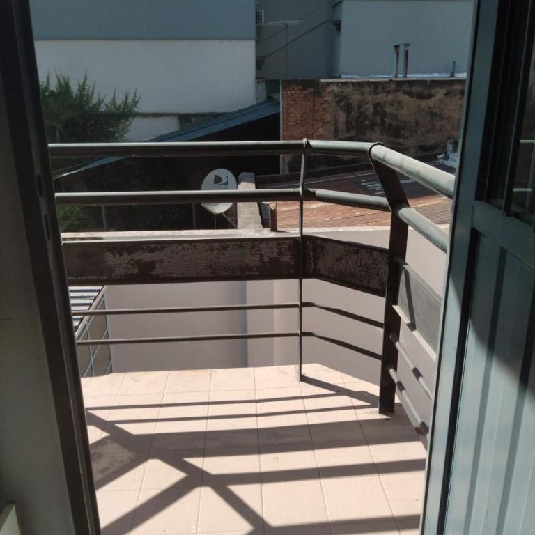 Buena ubicacion y buen precio - One-Bedroom Apartment with Balcony - 8