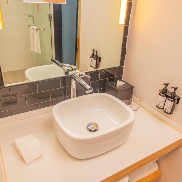Crowne Plaza Merida by IHG - Standard Room - 9