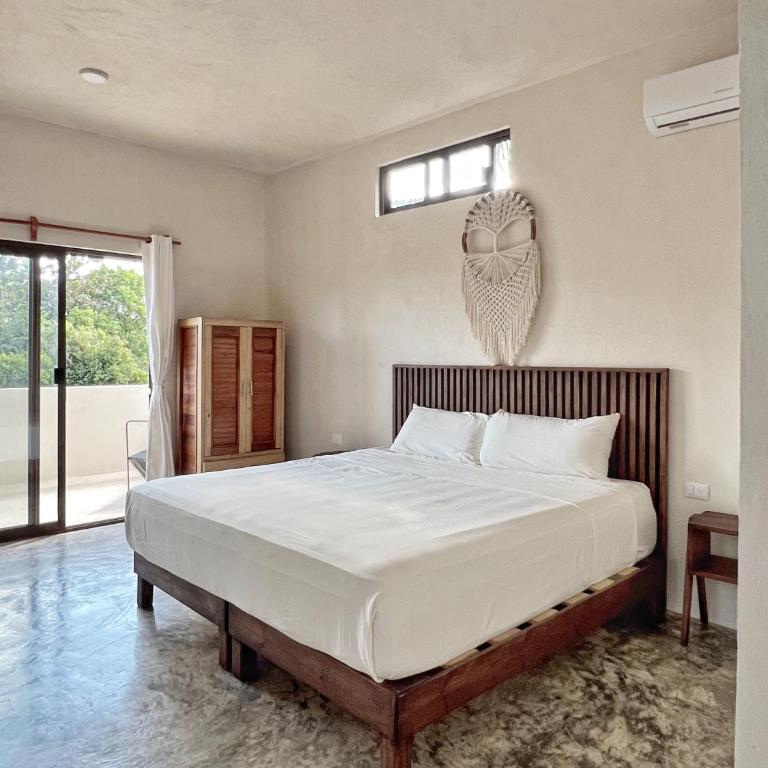 Hotel Lydna Ki'n - Habitación con cama grande y balcón - 1