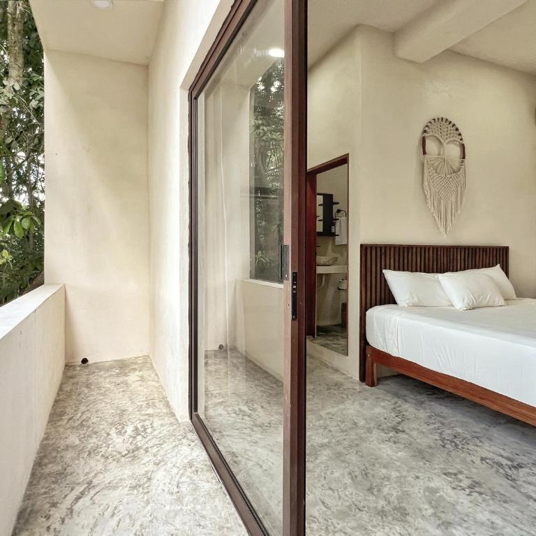 Hotel Lydna Ki'n - Habitación con cama grande y balcón - 6