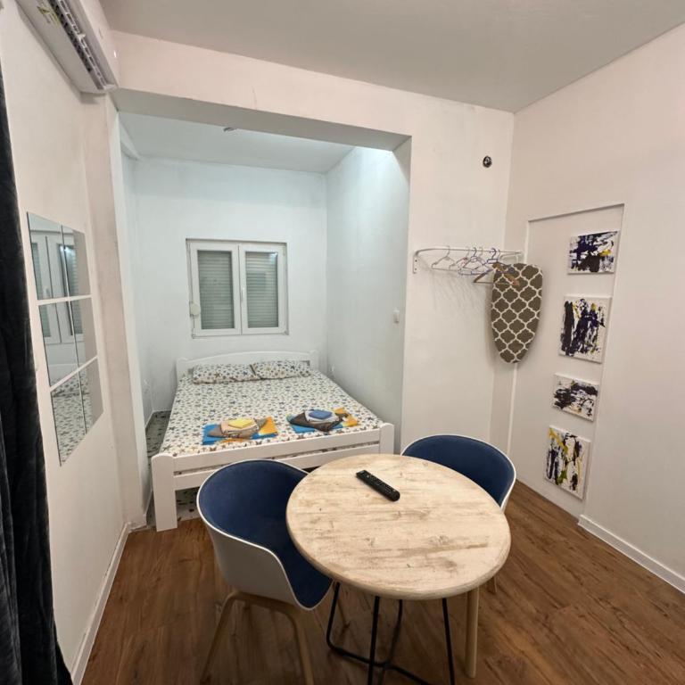 AK mini studio u centru - Studio with Balcony - 7