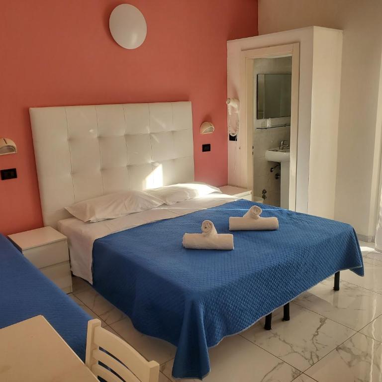 HOTEL VILLA ELISA - Camera Familiare con Balcone - 5