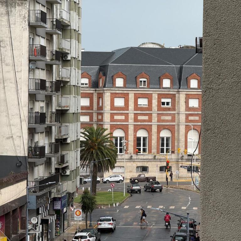 Depto de 3 ambientes a una cuadra del Casino - Two-Bedroom Apartment - 1