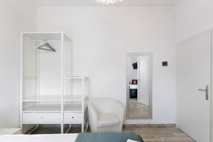 Camere Amé Peschiera del Garda - Camera Matrimoniale con Bagno Privato - 11