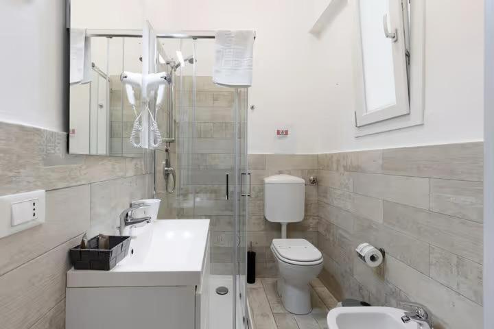 Camere Amé Peschiera del Garda - Camera Matrimoniale con Bagno Privato - 16