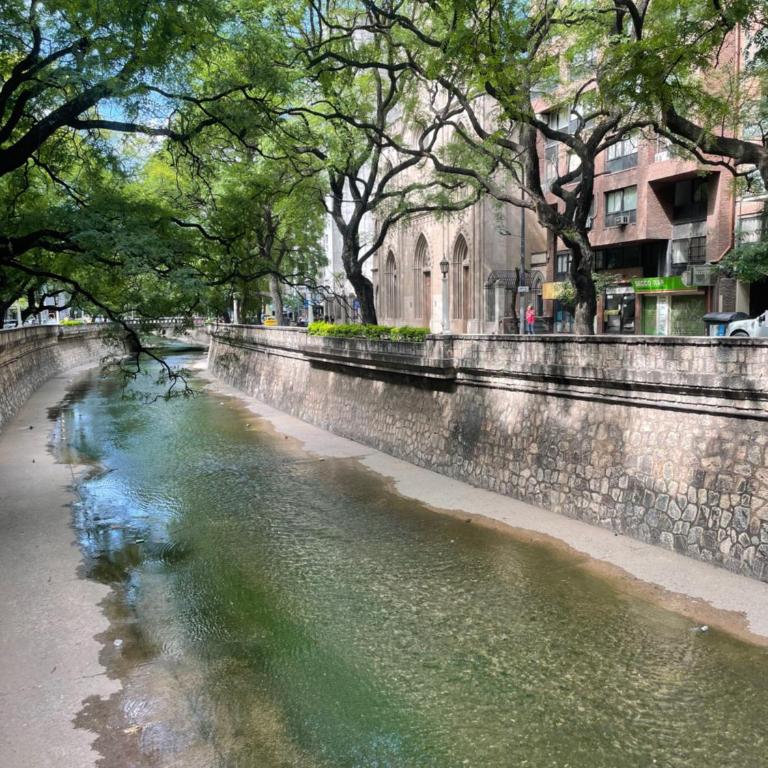 Depto luminoso en zona histórica a pasos de La Cañada - Apartamento de 1 dormitorio - 25