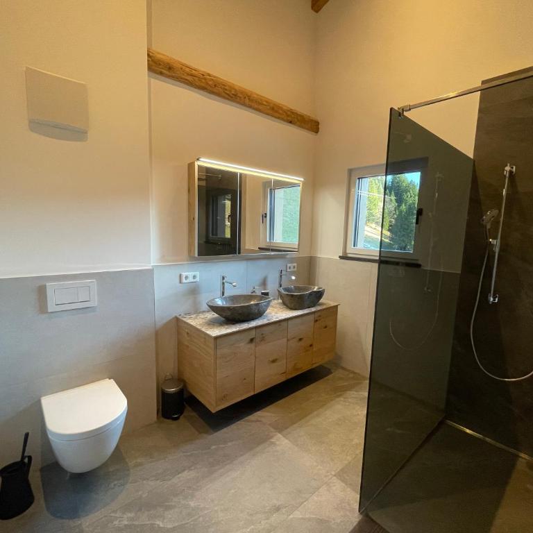 Ferienwohnungen Unterdürmoos Apartments mit Chalet-Charme auf 1050 m , Alleinlage - Apartment mit 1 Schlafzimmer, Balkon und Bergblick - 3