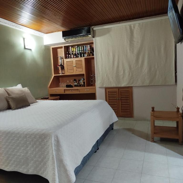 Valle Suites, la mejor zona - Habitación Doble con baño privado - 1 o 2 camas - 2