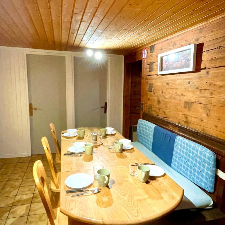 CHARMIEUX appartement en chalet typique - Three-Bedroom Apartment - 4