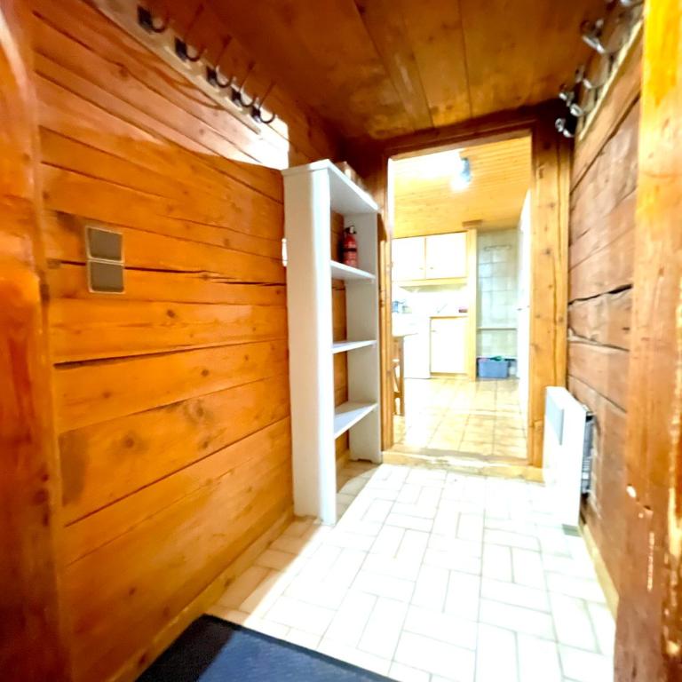 CHARMIEUX appartement en chalet typique - Three-Bedroom Apartment - 17