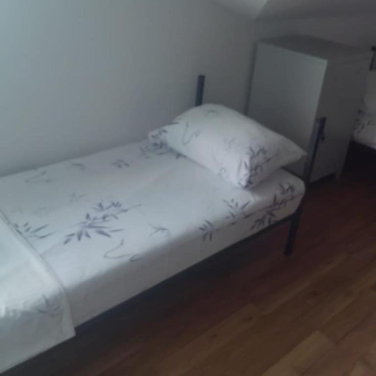 Alpha vision Smestaj - Single Bed in 6-Bed Dormitory Room - 3