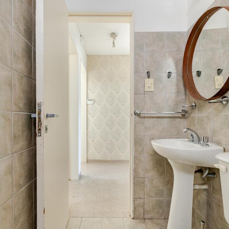 Familia y Amigos con Pileta, Asador y Cochera - Casa de 4 dormitorios - 18