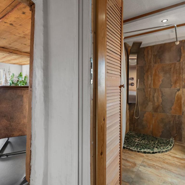 Historic Charming House 10 min from Crans-Montana - Chalet 3 Chambres - 25
