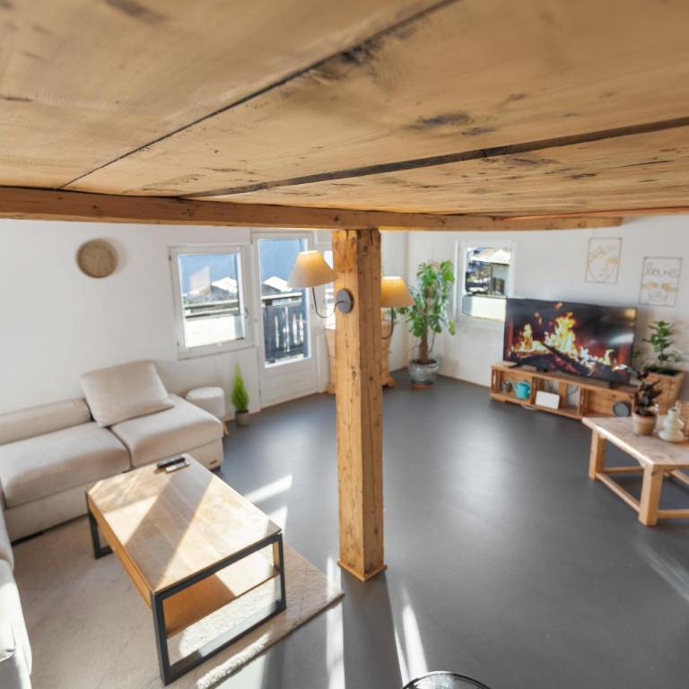 Historic Charming House 10 min from Crans-Montana - Chalet 3 Chambres - 12