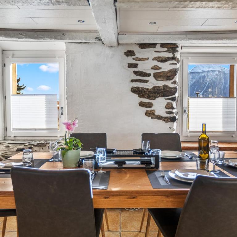 Historic Charming House 10 min from Crans-Montana - Chalet 3 Chambres - 5