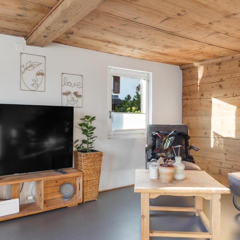 Historic Charming House 10 min from Crans-Montana - Chalet 3 Chambres - 80