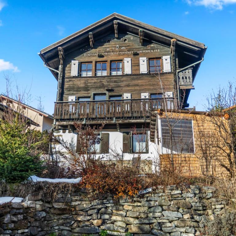 Historic Charming House 10 min from Crans-Montana - Chalet 3 Chambres - 6