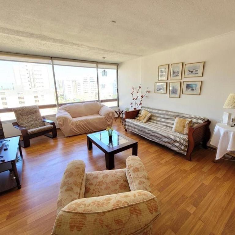 Gran departamento cerca de la playa - Three-Bedroom Apartment - 1