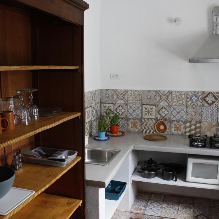 Catalina House - Quadruple Room with Private Bathroom - 12
