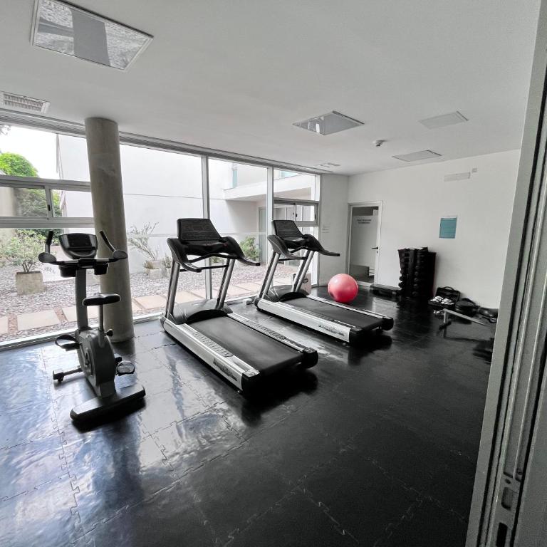 Apartamento moderno frente a la Rambla con balcón, piscina y garaje - One-Bedroom Apartment - 13