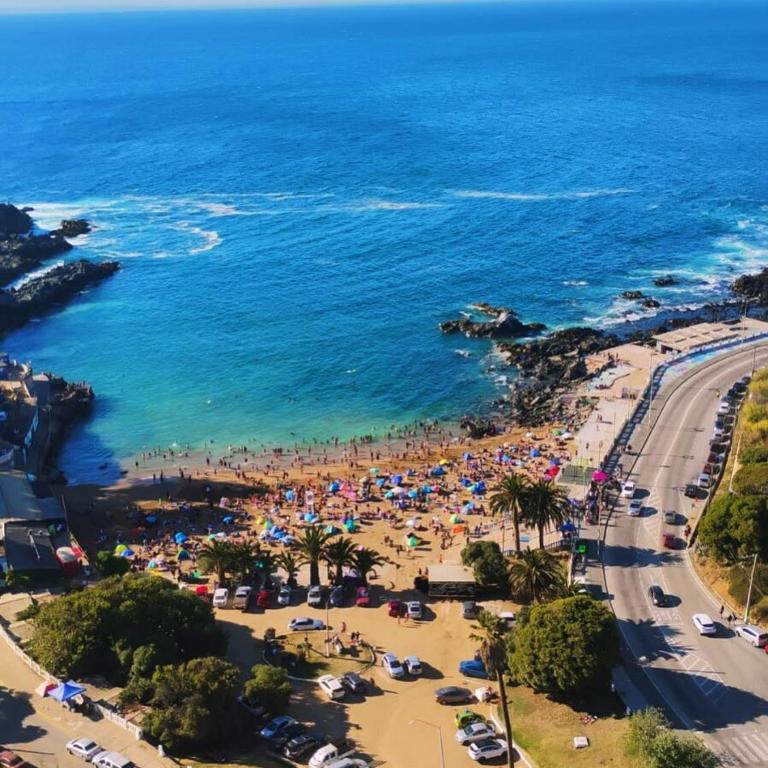 Disfruta en este departamento con vista al mar - Two-Bedroom Apartment with Balcony and Sea View - 5