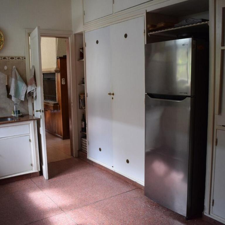 Family home in Las Delicias, garden and barbecue - Four-Bedroom House - 9