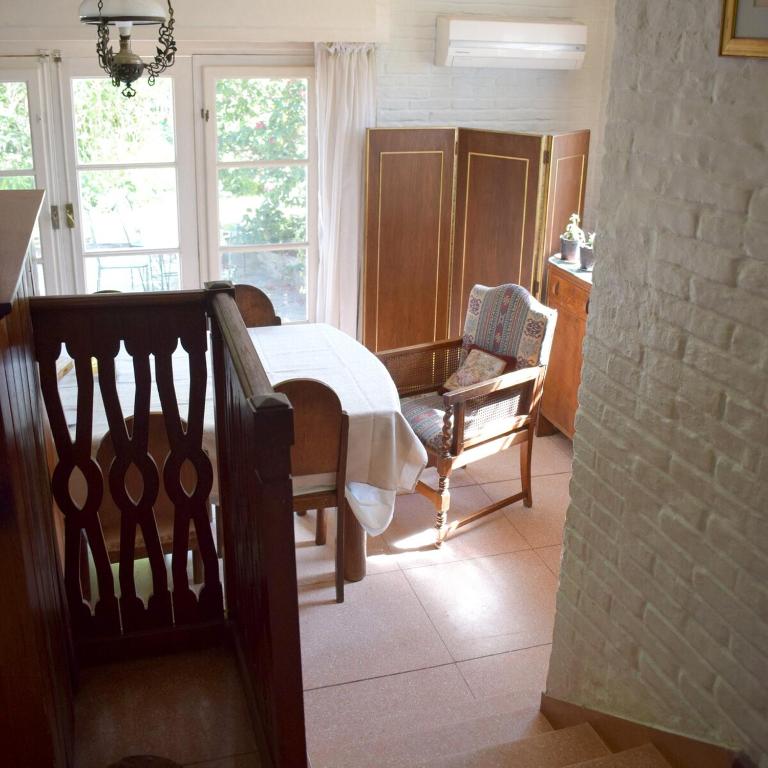 Family home in Las Delicias, garden and barbecue - Four-Bedroom House - 34