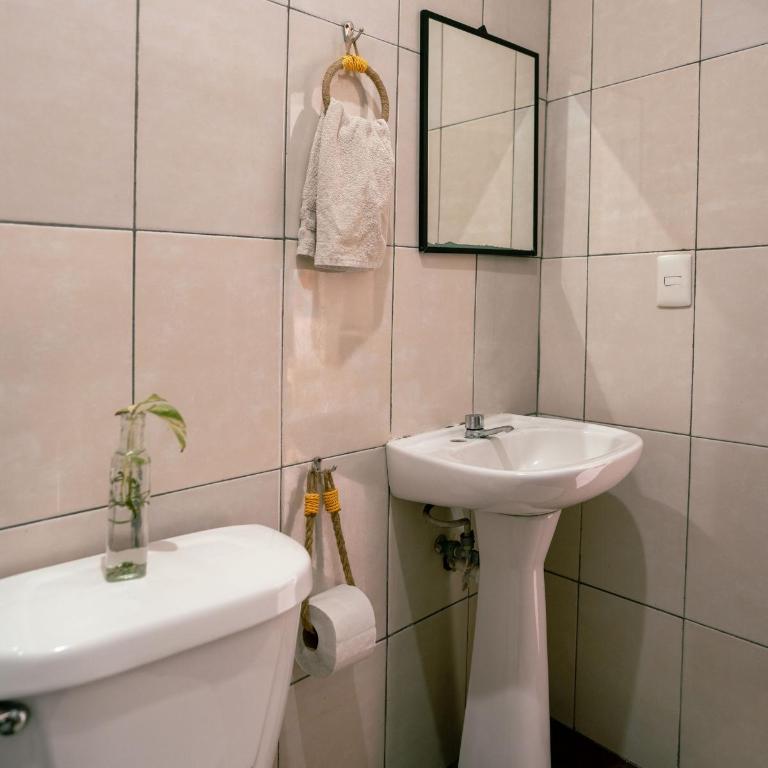 Private room with king size bed - Habitación Doble - 1 o 2 camas - 32