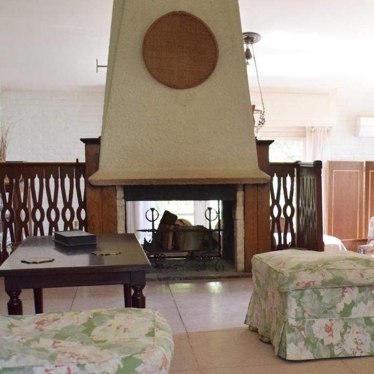 Patrimonio Familiar con Jardín de Ensueño - Casa de 4 dormitorios - 1