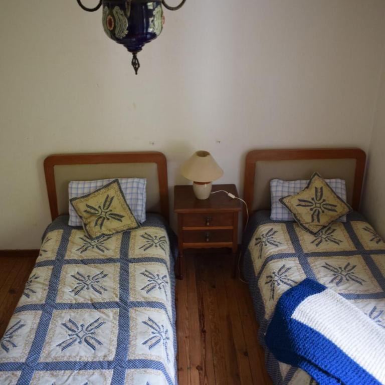 Patrimonio Familiar con Jardín de Ensueño - Casa de 4 dormitorios - 66