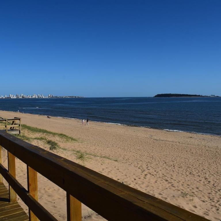 Patrimonio Familiar con Jardín de Ensueño - Casa de 4 dormitorios - 68