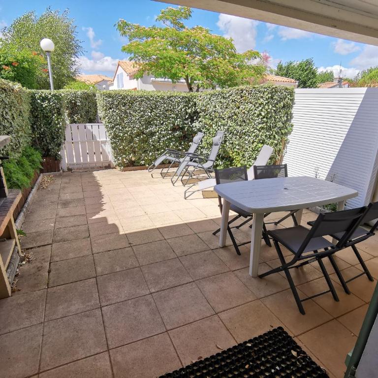 Maisonette avec piscine et parking, proche plage - FR-1-194-343 - Vacation Home - 3