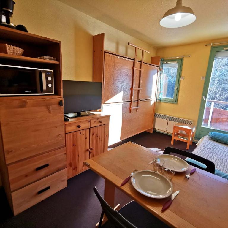 Studio au pied des pistes avec balcon et TV - Studio - 1